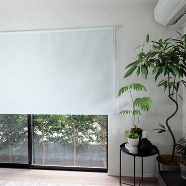 Ｓロール　遮光　ホワイト　６０ｘ１８０
